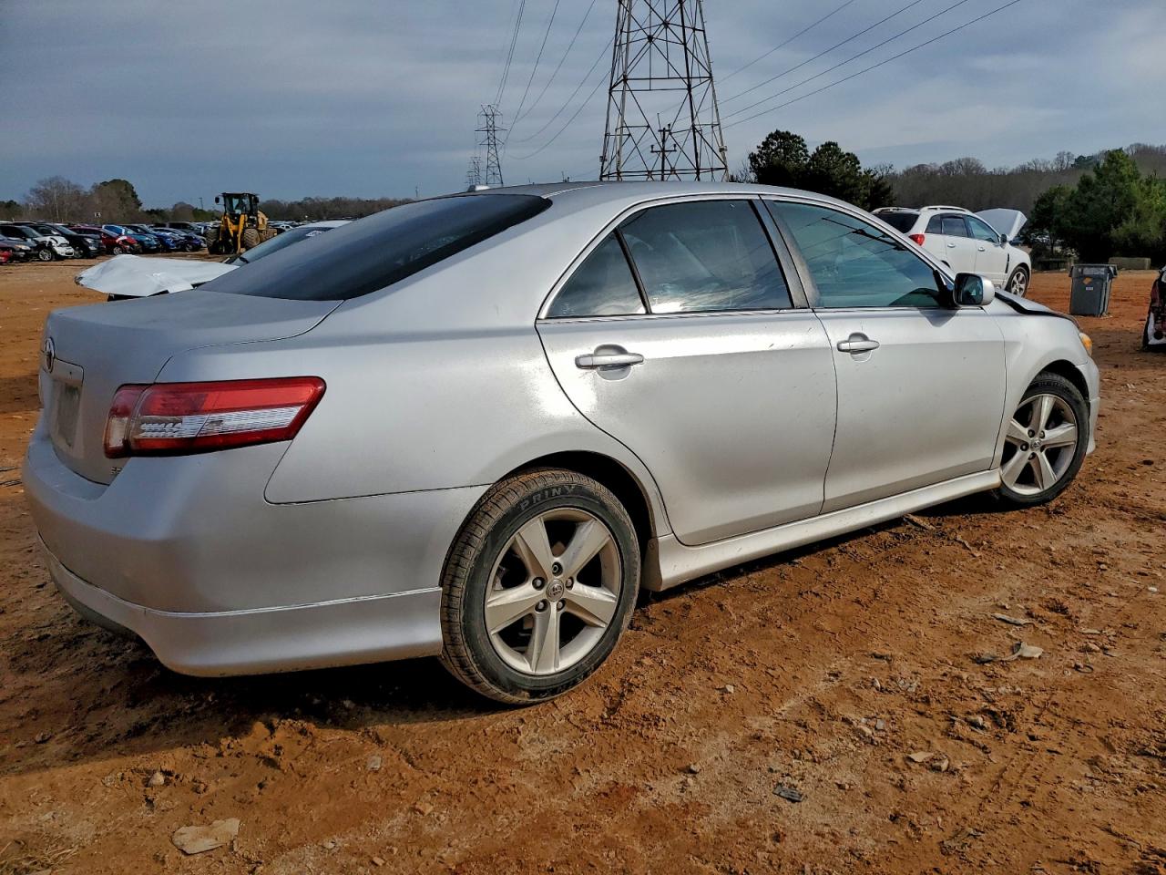 2011 TOYOTA CAMRY BASE photo 3