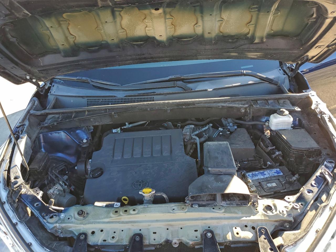 2014 TOYOTA HIGHLANDER LE photo 12