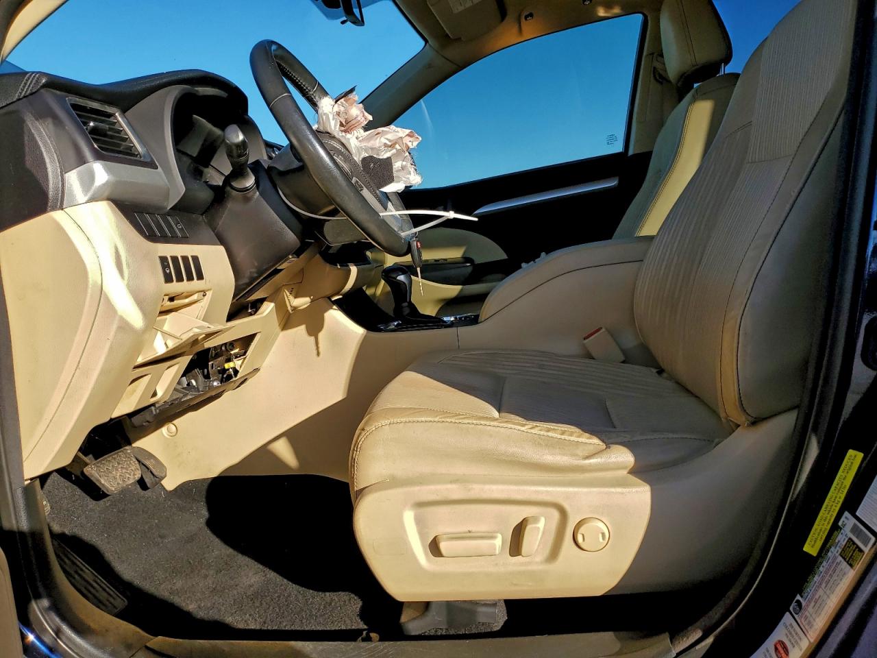 2014 TOYOTA HIGHLANDER LE photo 7