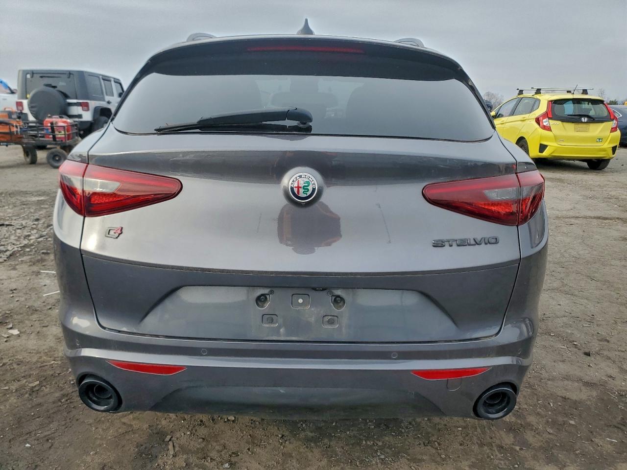 2020 ALFA ROMEO STELVIO TI photo 6