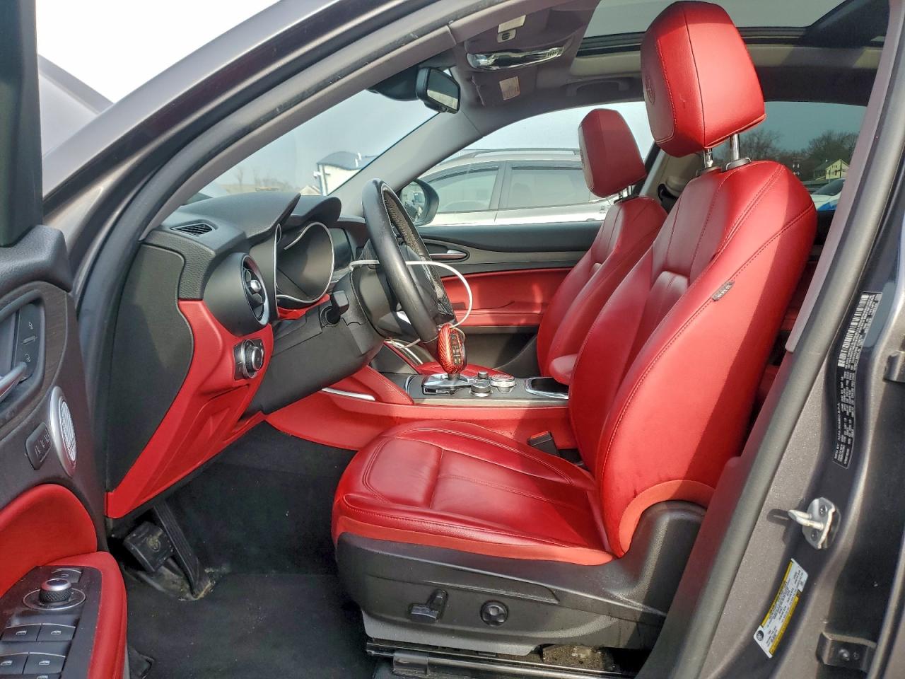 2020 ALFA ROMEO STELVIO TI photo 7