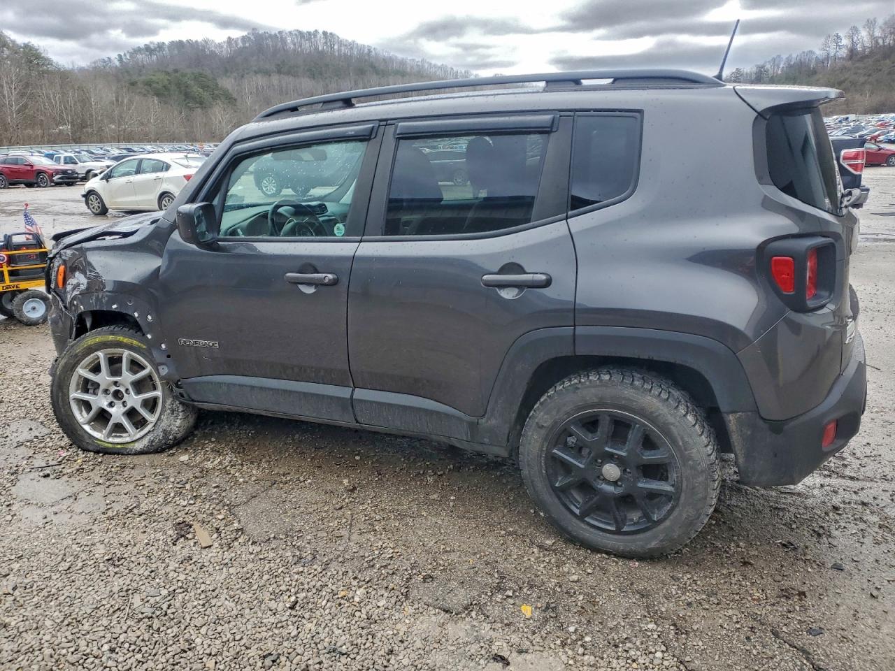 2019 JEEP RENEGADE LATITUDE photo 2