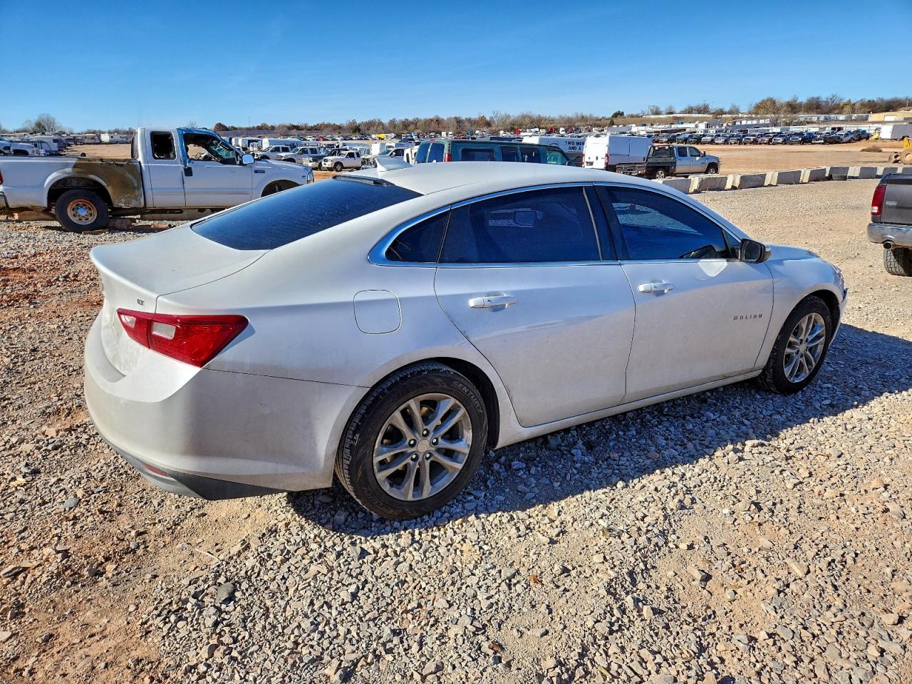 2017 CHEVROLET MALIBU LT photo 3