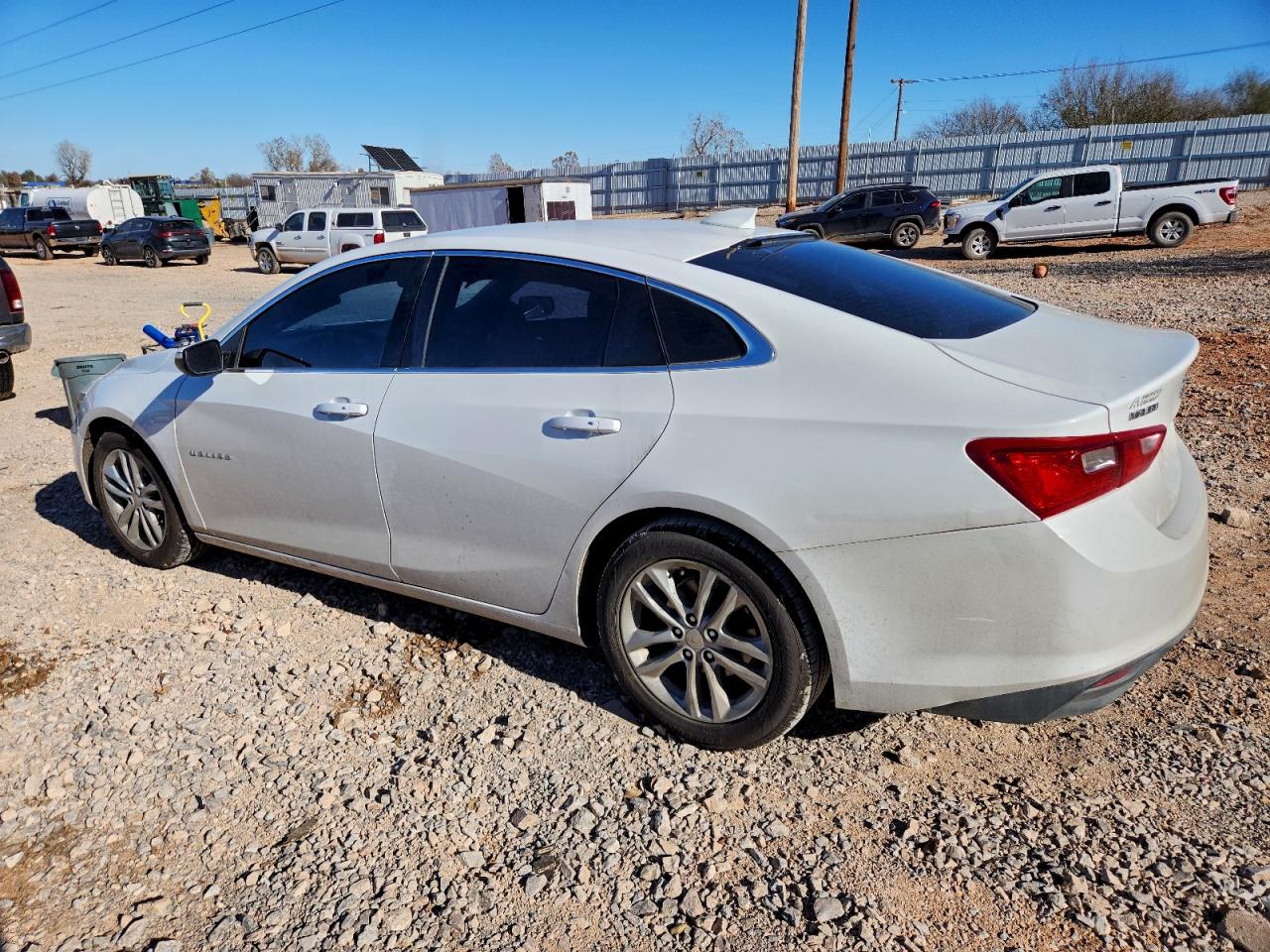 2017 CHEVROLET MALIBU LT photo 2