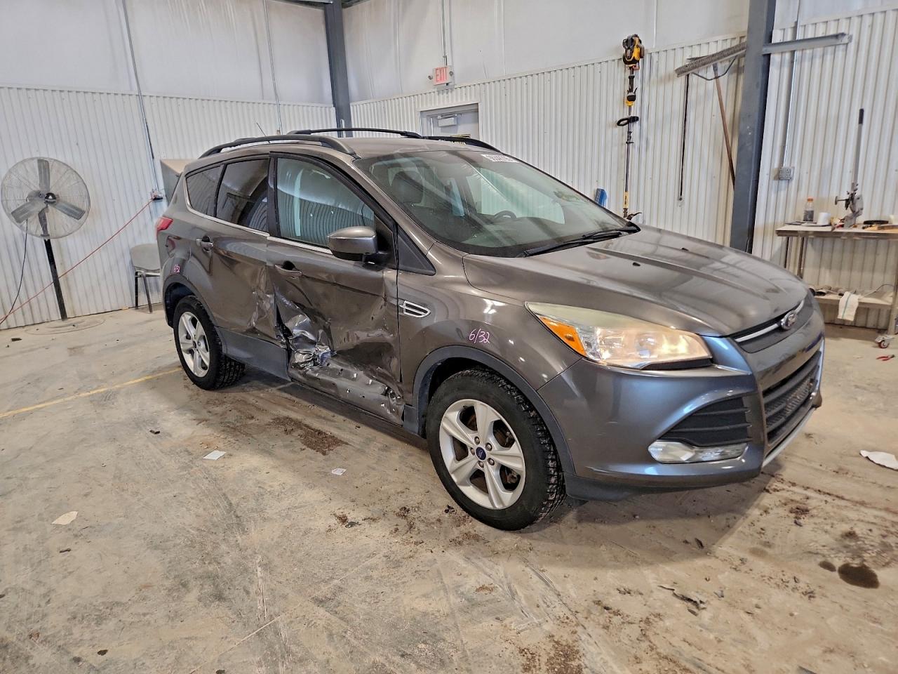 2014 FORD ESCAPE SE photo 4