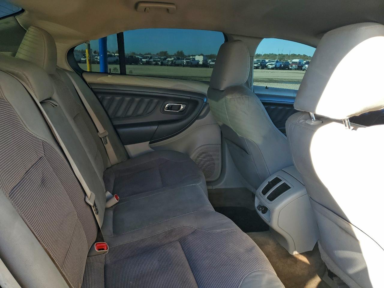 2011 FORD TAURUS SEL photo 19