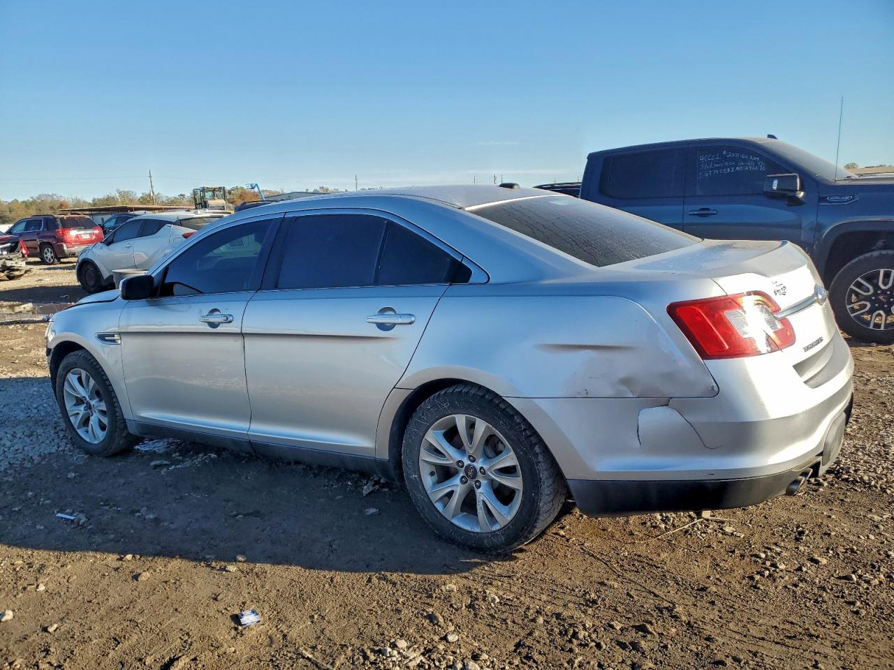 2011 FORD TAURUS SEL photo 3