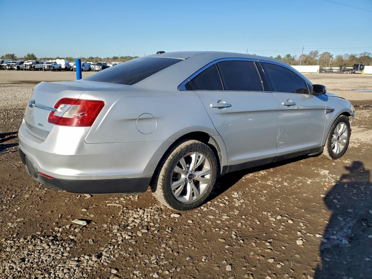 2011 FORD TAURUS SEL photo 5