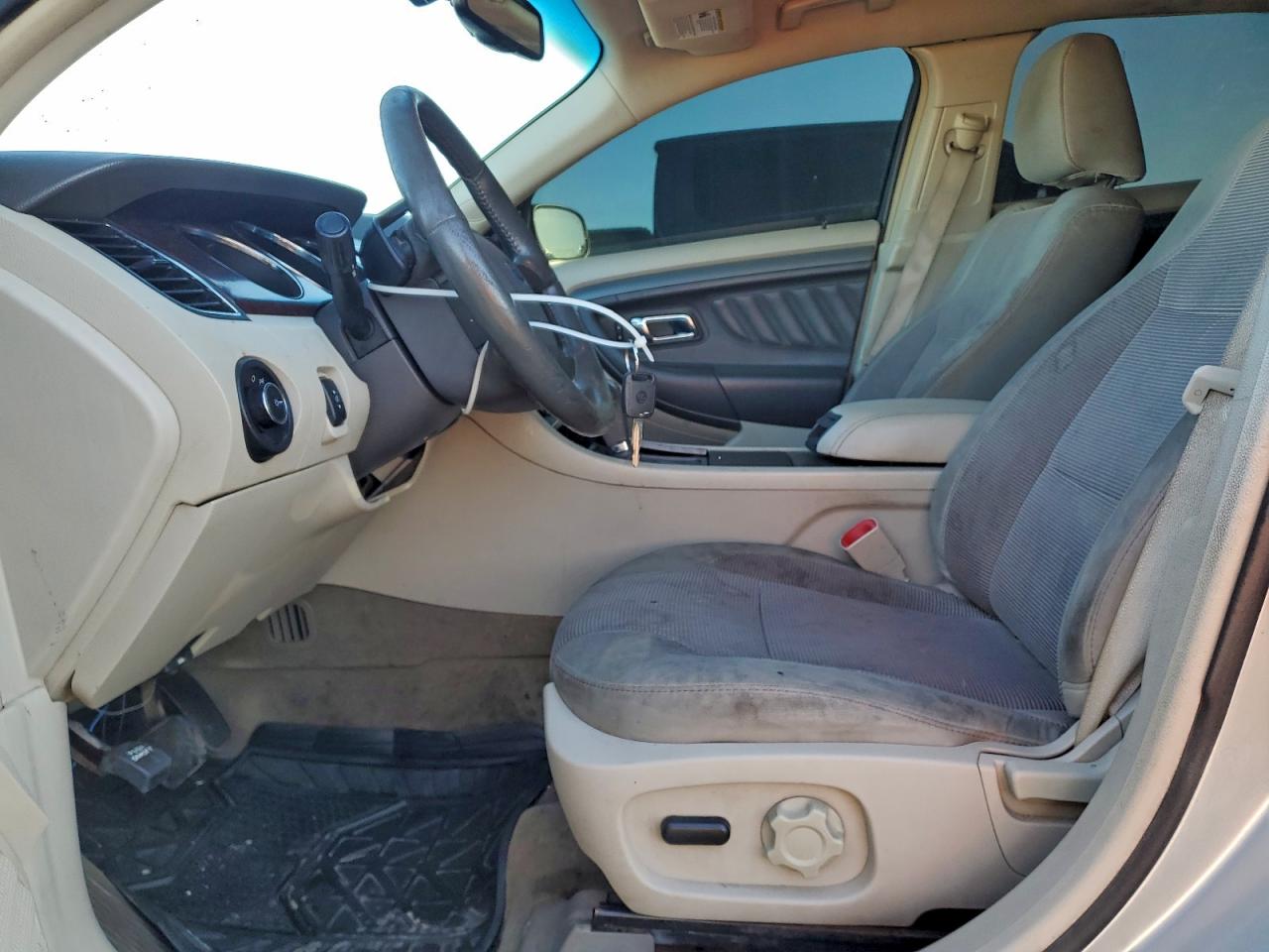2011 FORD TAURUS SEL photo 13