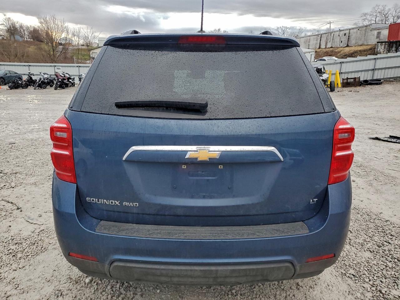 2017 CHEVROLET EQUINOX LT photo 6