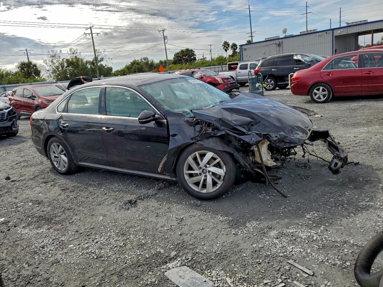 2018 VOLKSWAGEN PASSAT SE photo 7