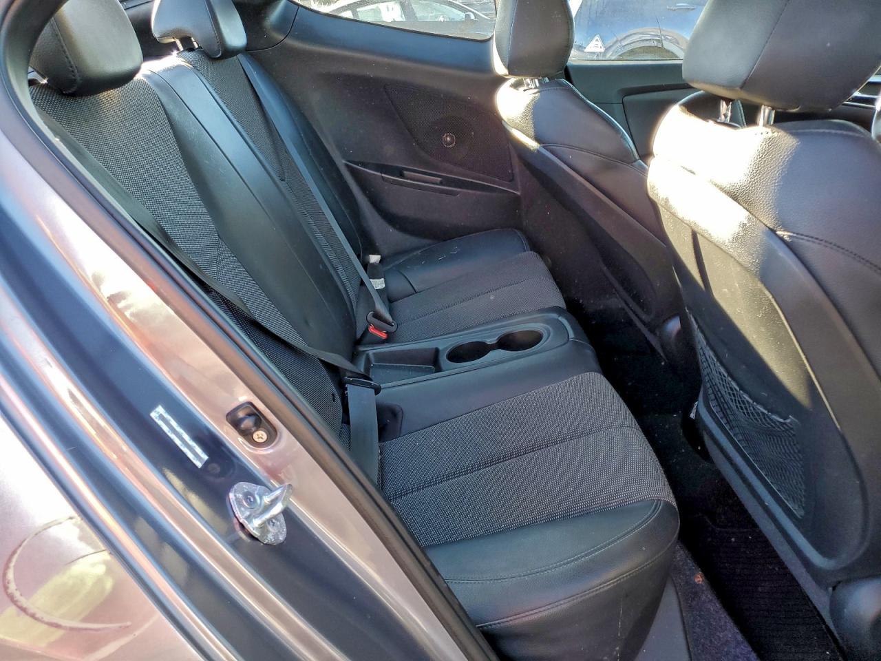 2012 HYUNDAI VELOSTER photo 19