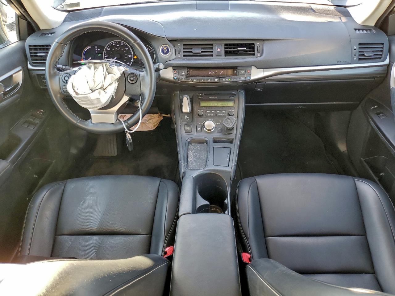 2015 LEXUS CT 200 photo 29