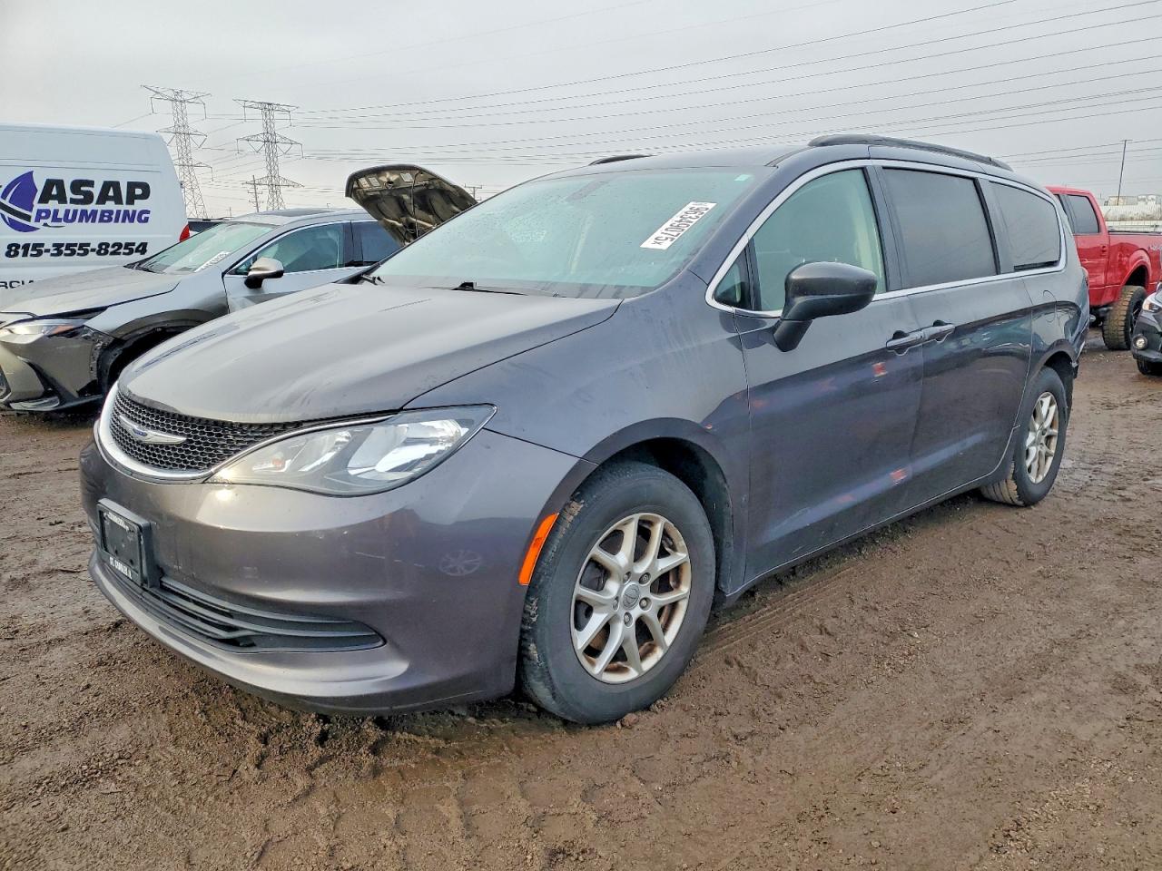 2020 CHRYSLER VOYAGER