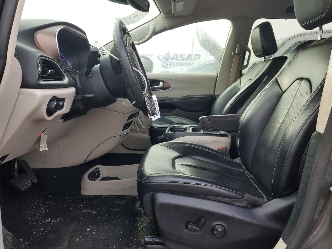 2020 CHRYSLER VOYAGER LXI photo 13
