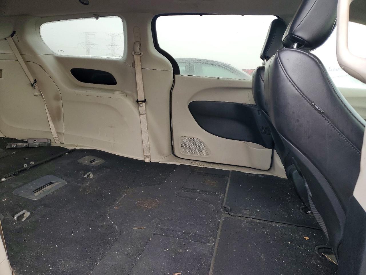 2020 CHRYSLER VOYAGER LXI photo 19