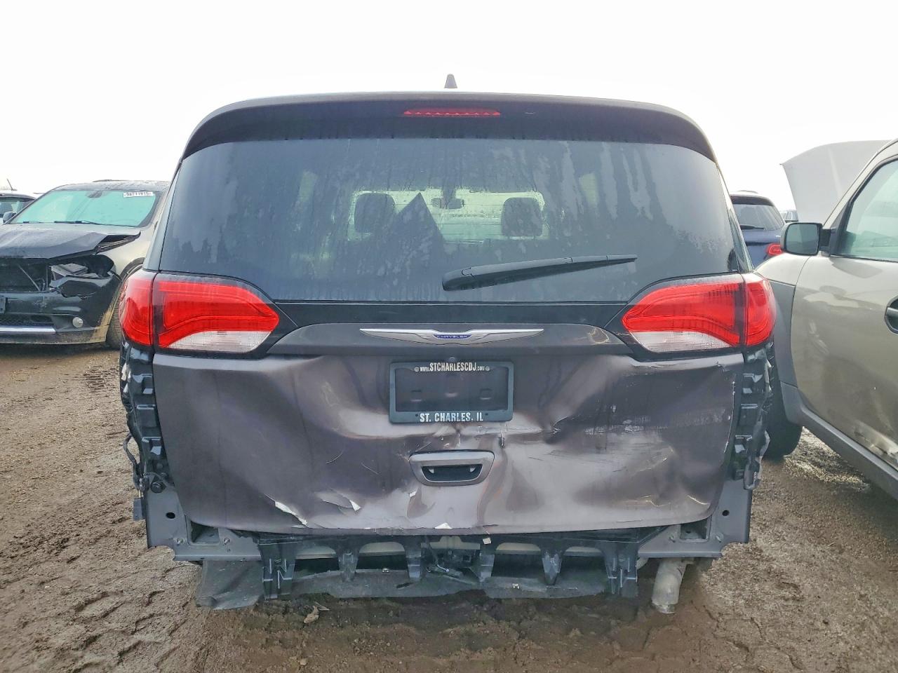 2020 CHRYSLER VOYAGER LXI photo 11