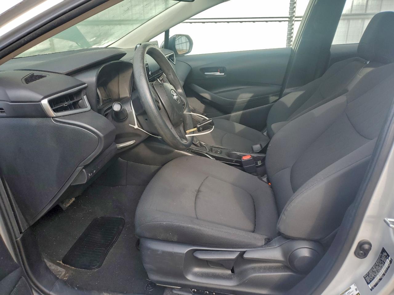 2021 TOYOTA COROLLA LE photo 13