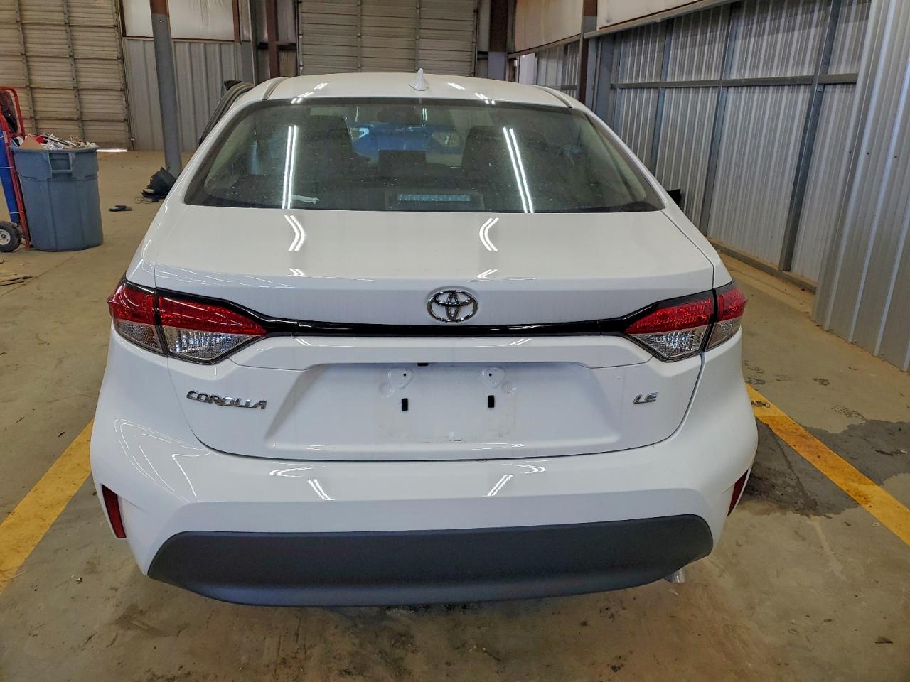 2025 TOYOTA COROLLA LE photo 11