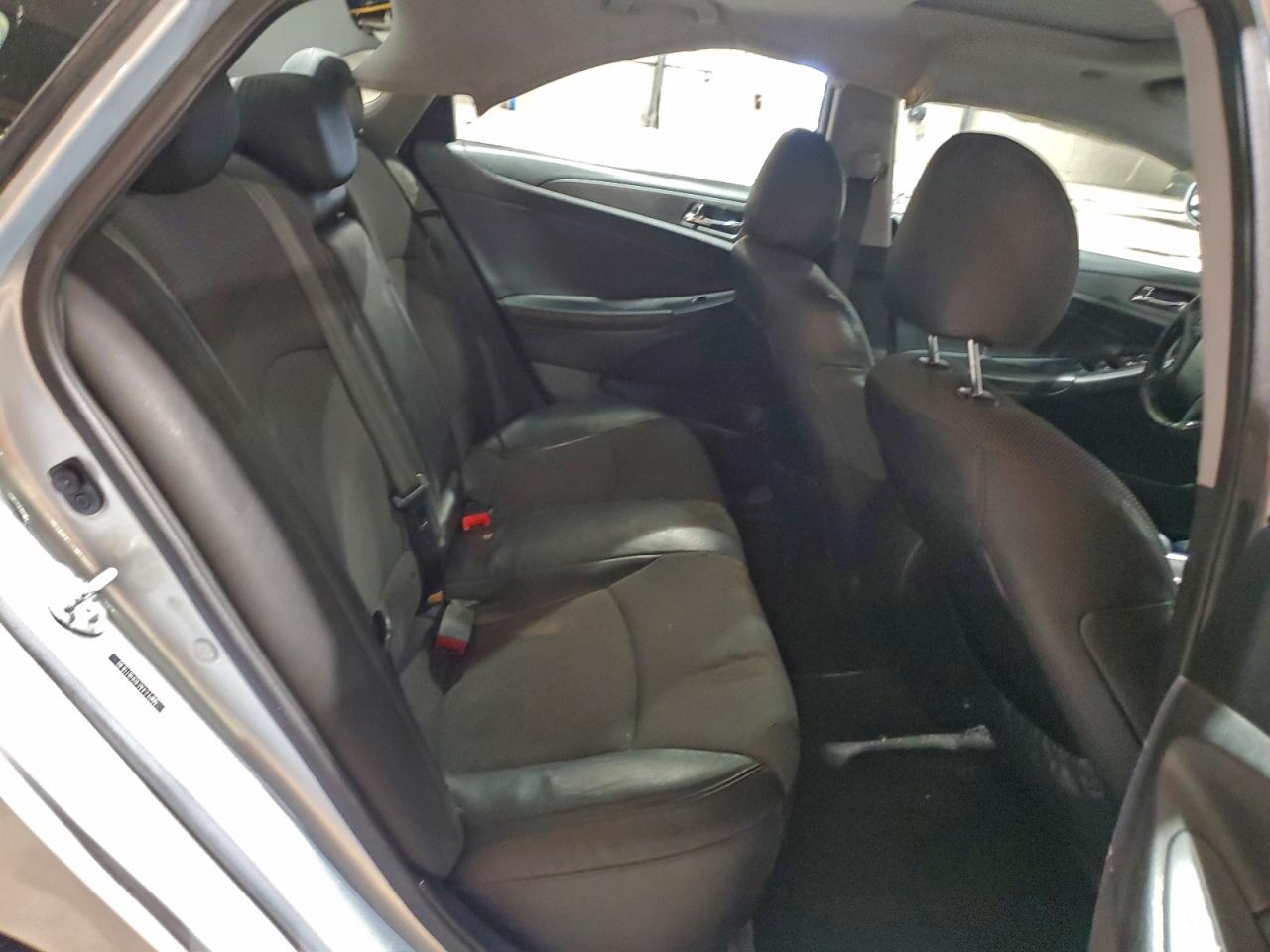 2013 HYUNDAI SONATA SE photo 10