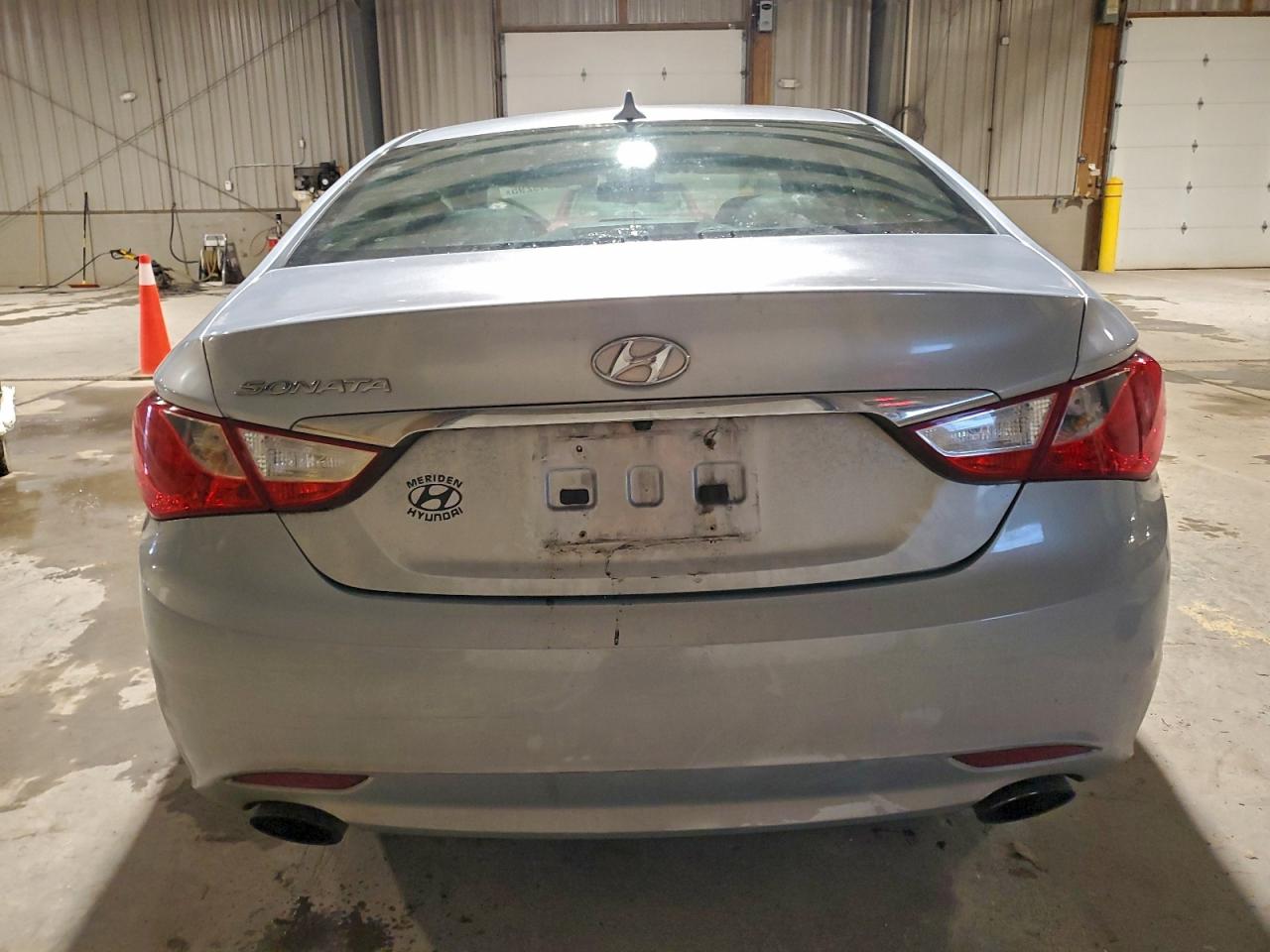 2013 HYUNDAI SONATA SE photo 6