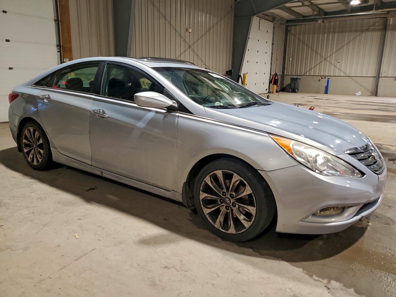2013 HYUNDAI SONATA SE photo 4