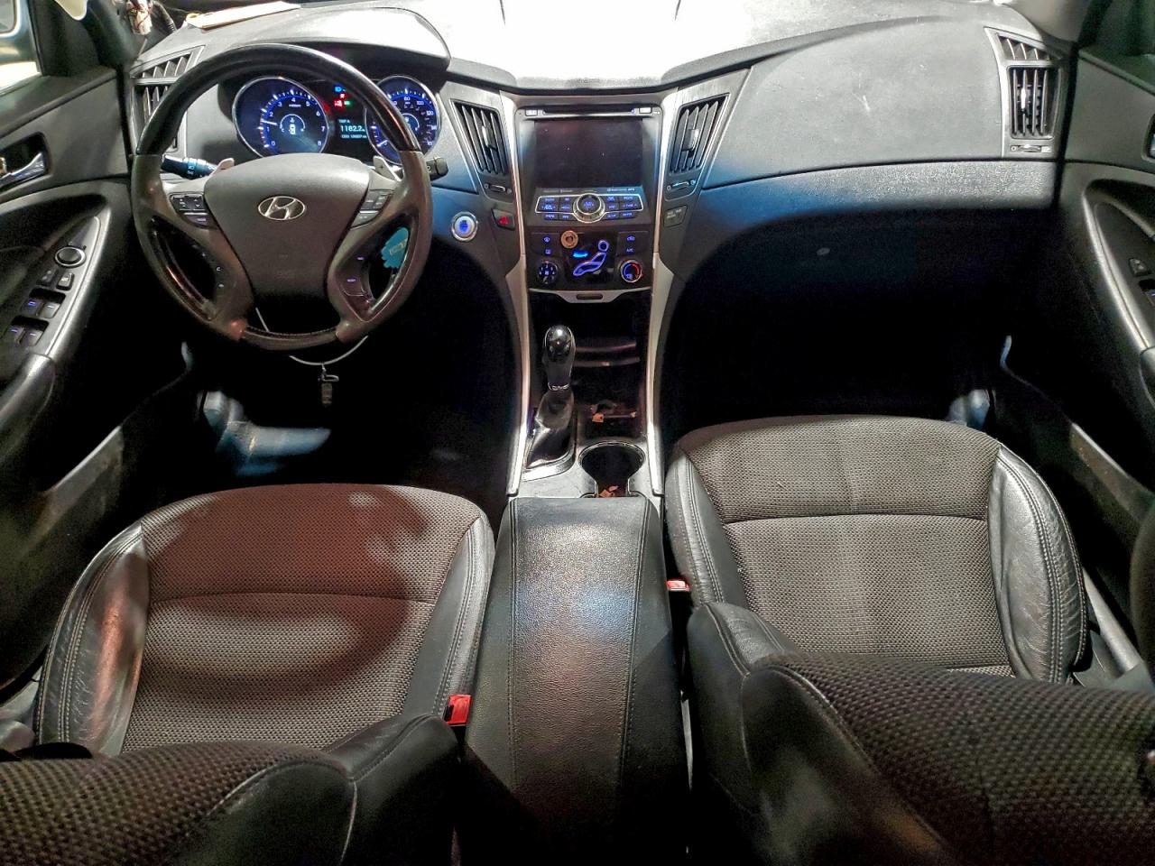 2013 HYUNDAI SONATA SE photo 8