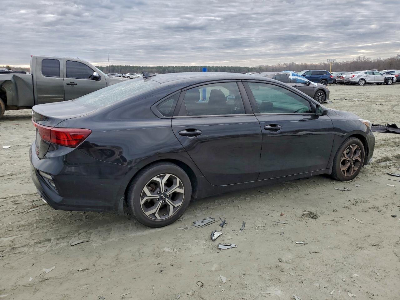 2019 KIA FORTE FE photo 3