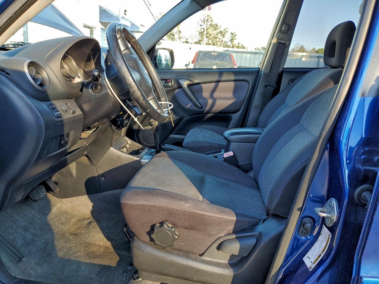 2005 TOYOTA RAV4 photo 13