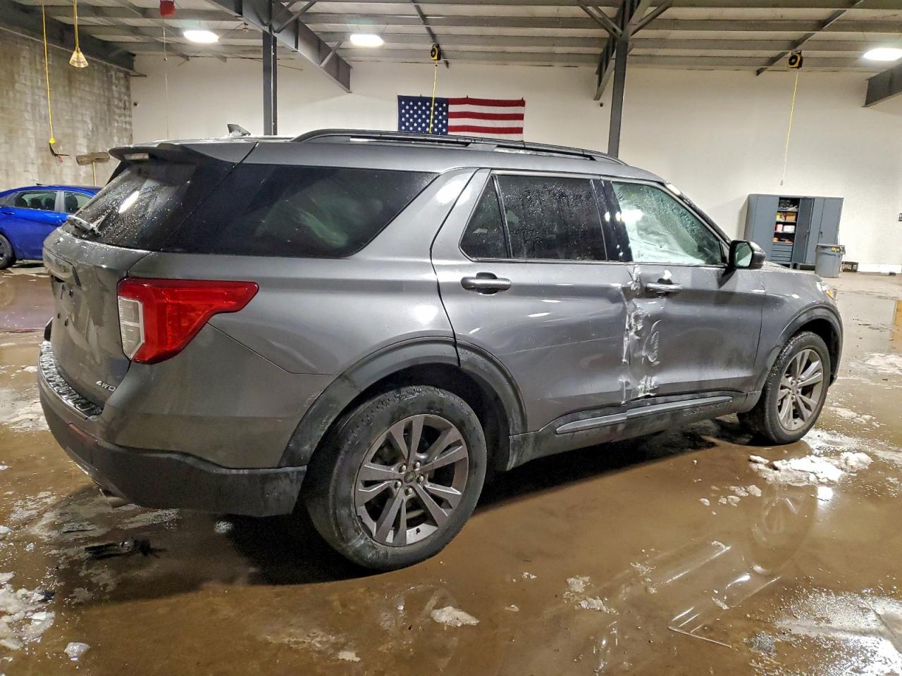 2021 FORD EXPLORER XLT photo 3