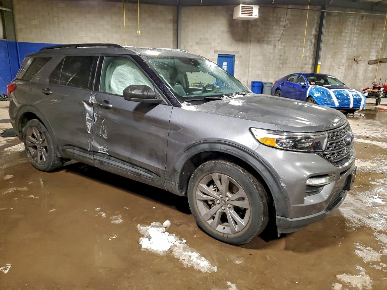 2021 FORD EXPLORER XLT photo 4