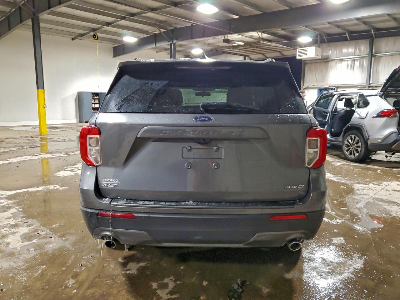 2021 FORD EXPLORER XLT photo 6