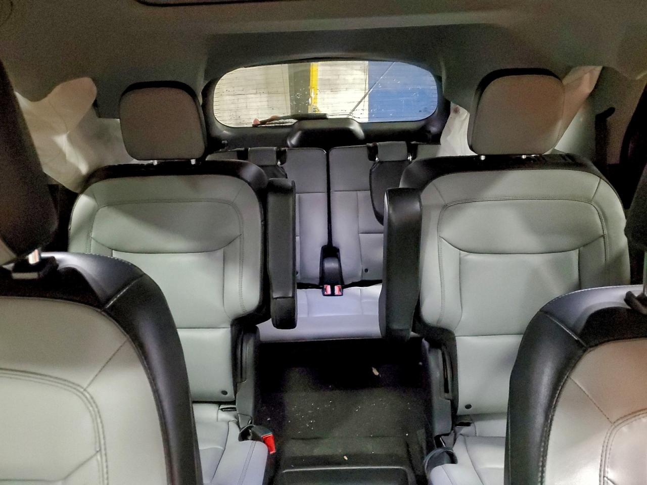 2021 FORD EXPLORER XLT photo 10
