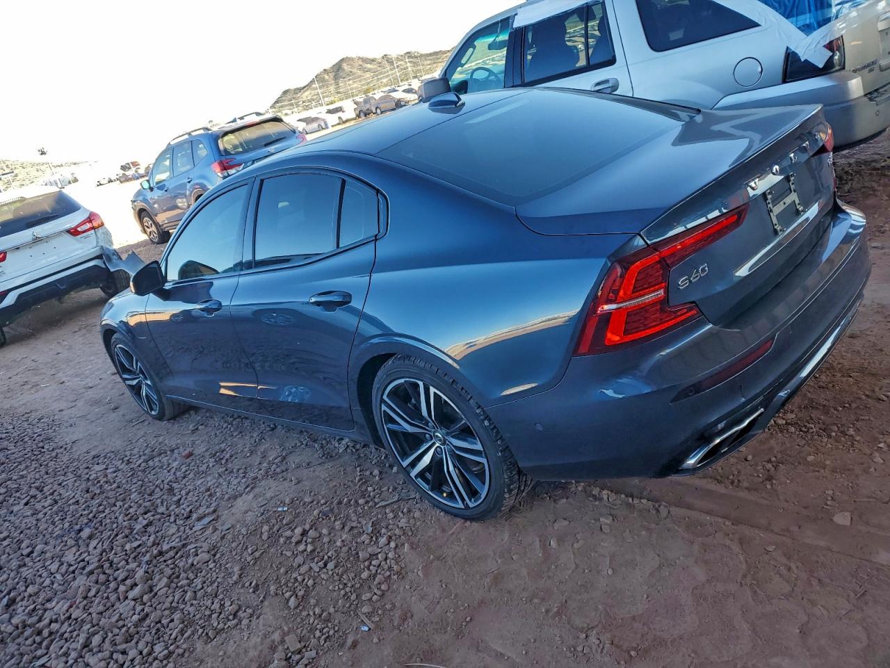 2019 VOLVO S60 T8 R-DESIGN photo 2