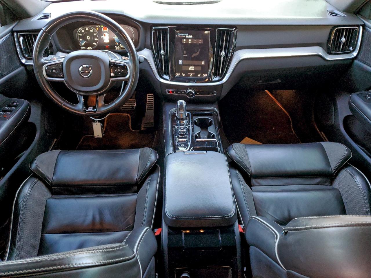 2019 VOLVO S60 T8 R-DESIGN photo 8