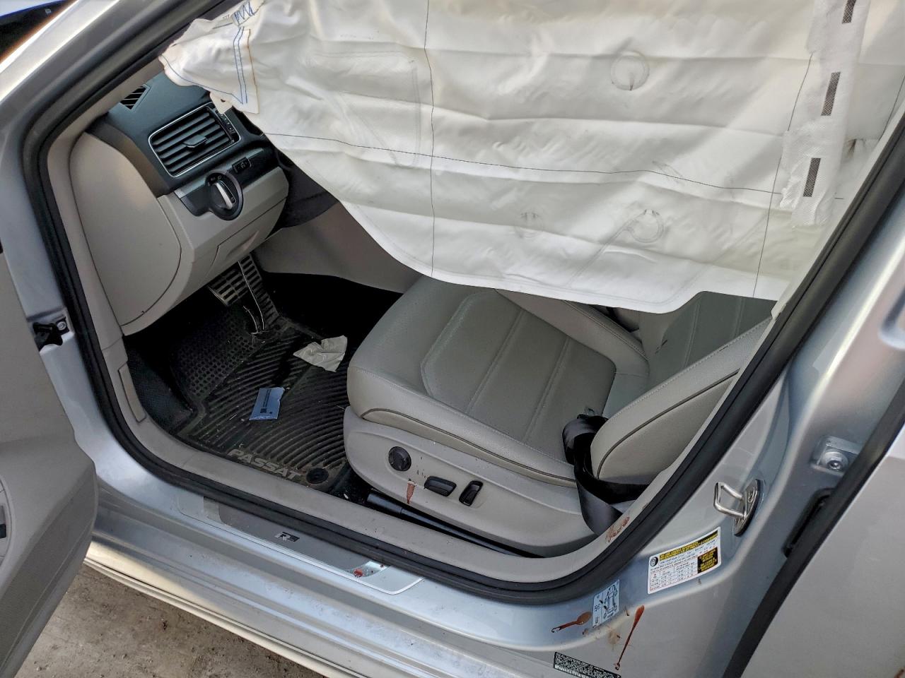 2018 VOLKSWAGEN PASSAT S photo 7