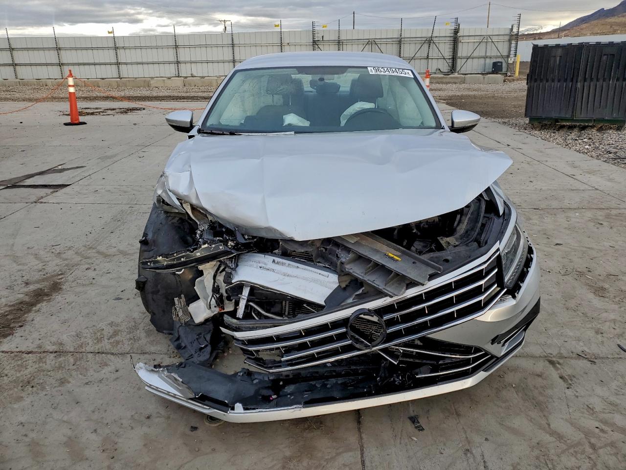 2018 VOLKSWAGEN PASSAT S photo 5