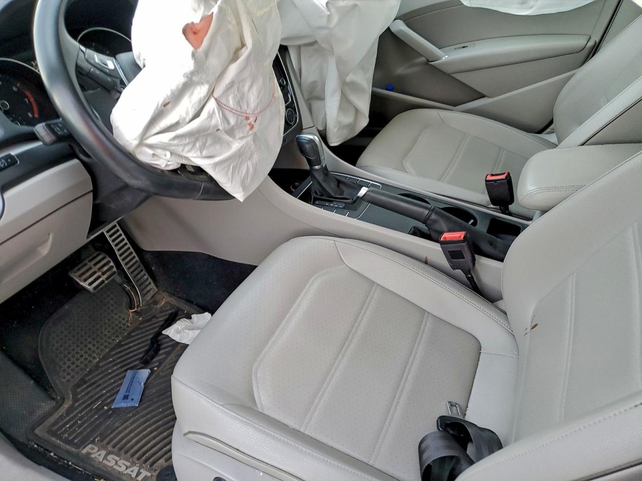 2018 VOLKSWAGEN PASSAT S photo 8
