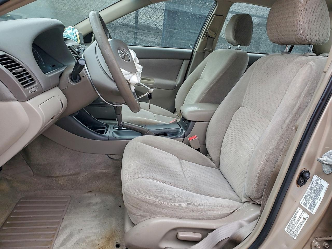 2002 TOYOTA CAMRY LE photo 19