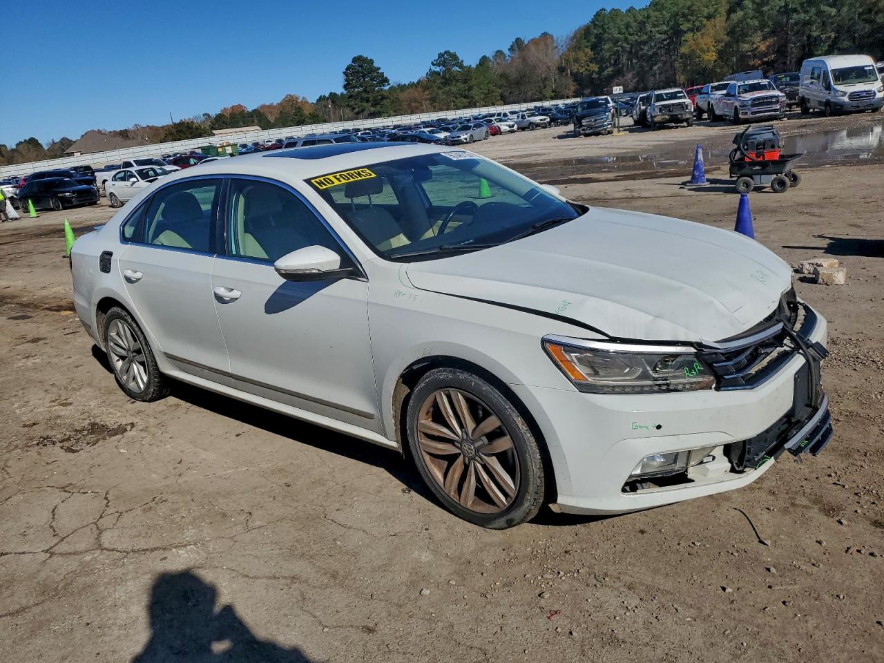 2017 VOLKSWAGEN PASSAT SE photo 7