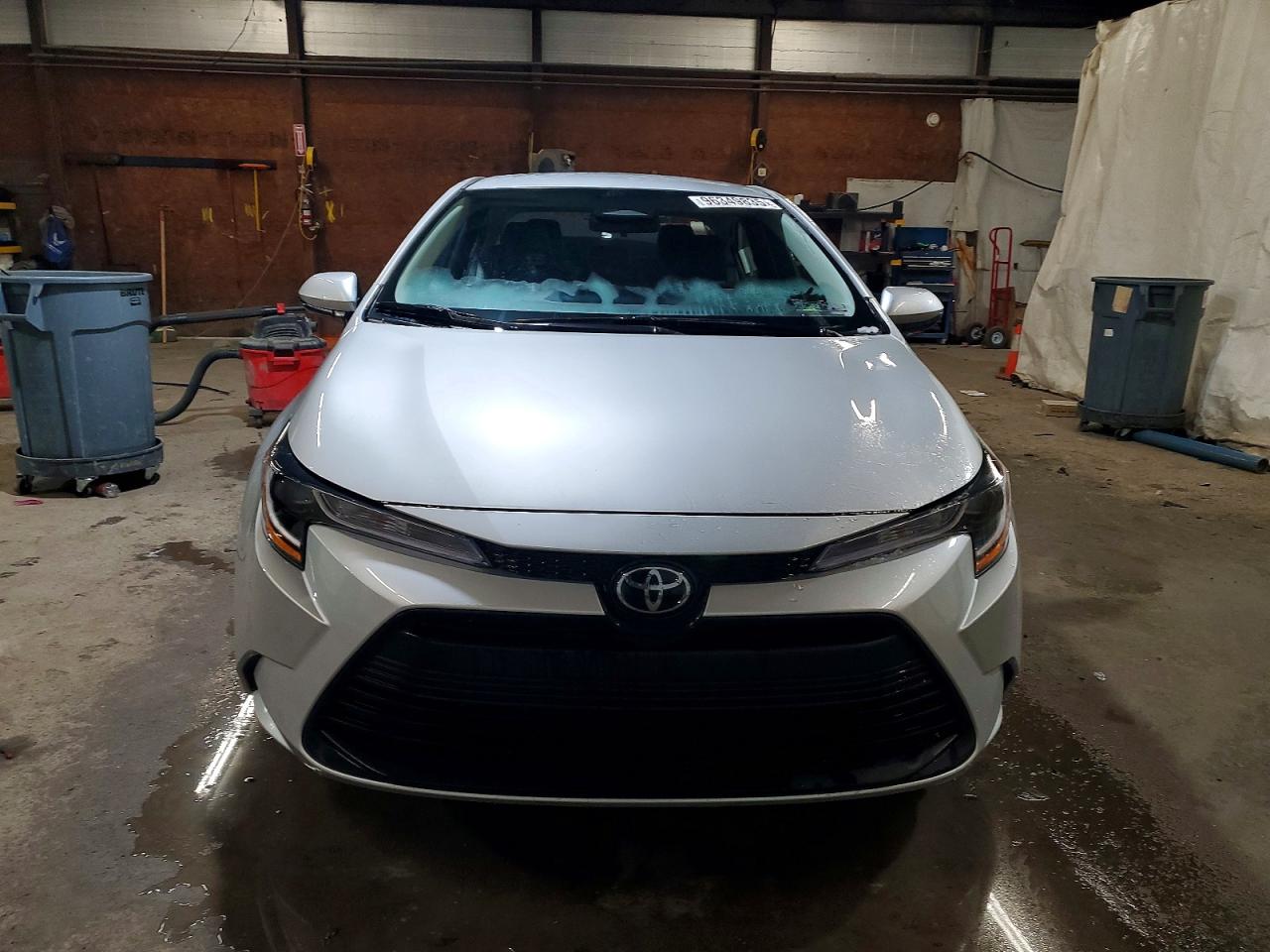 2025 TOYOTA COROLLA LE photo 9