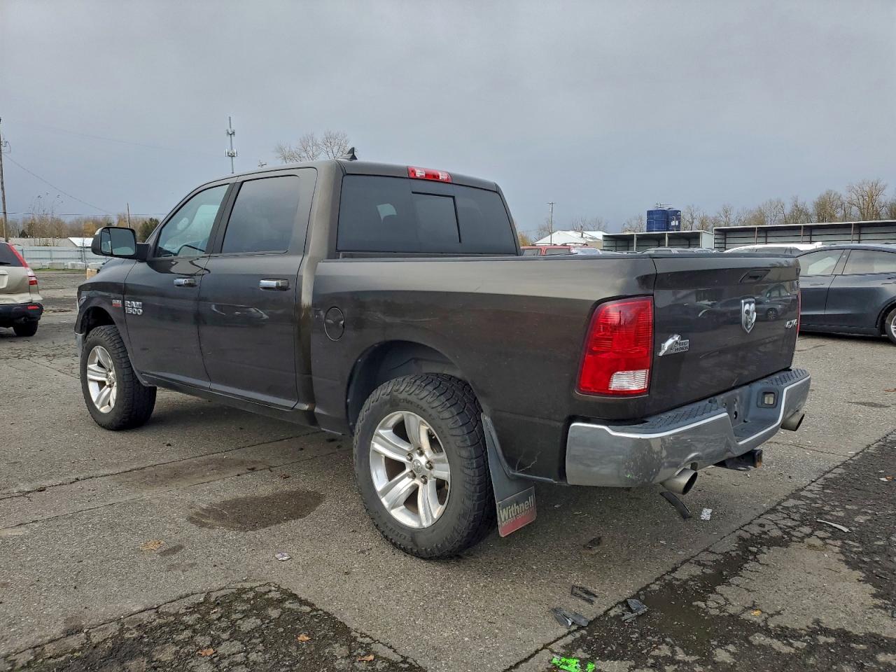 2014 RAM 1500 SLT photo 3