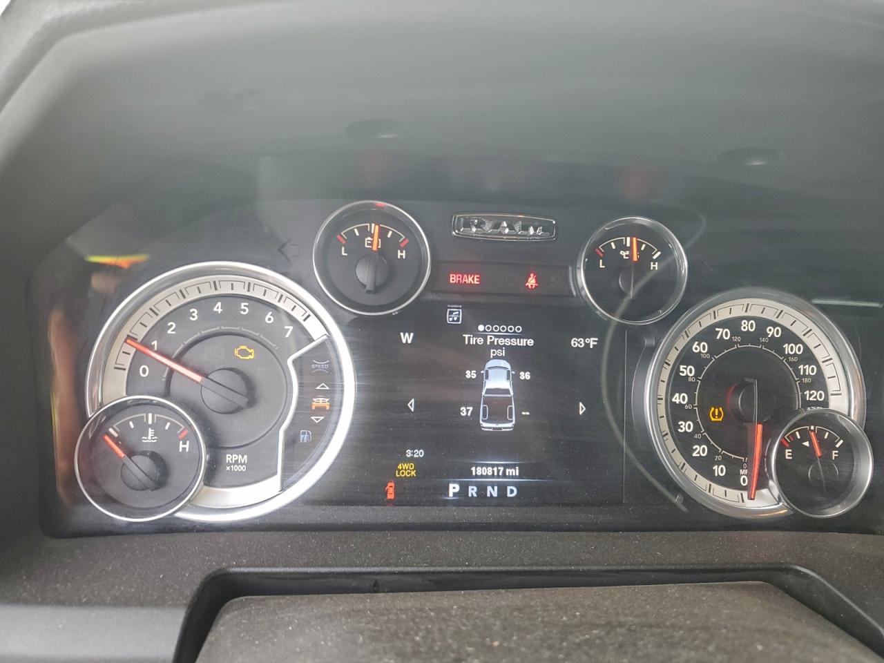 2014 RAM 1500 SLT photo 17