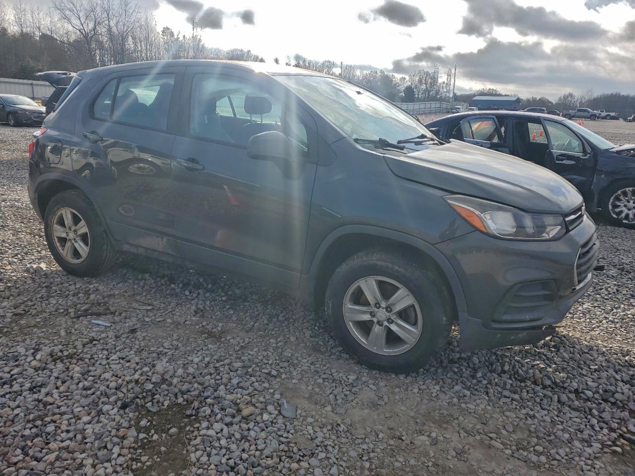 2019 CHEVROLET TRAX LS photo 4
