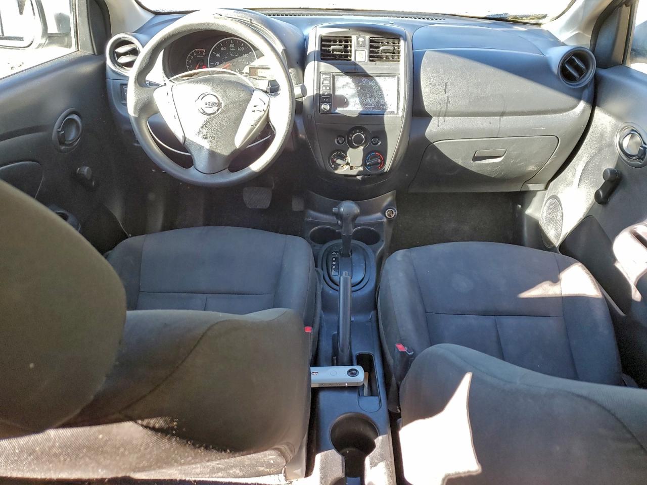 2019 NISSAN VERSA S photo 8