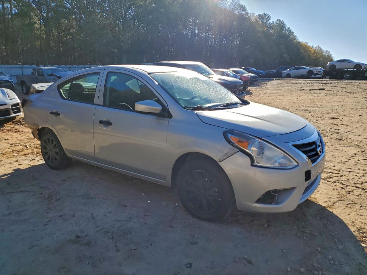 2019 NISSAN VERSA S photo 4
