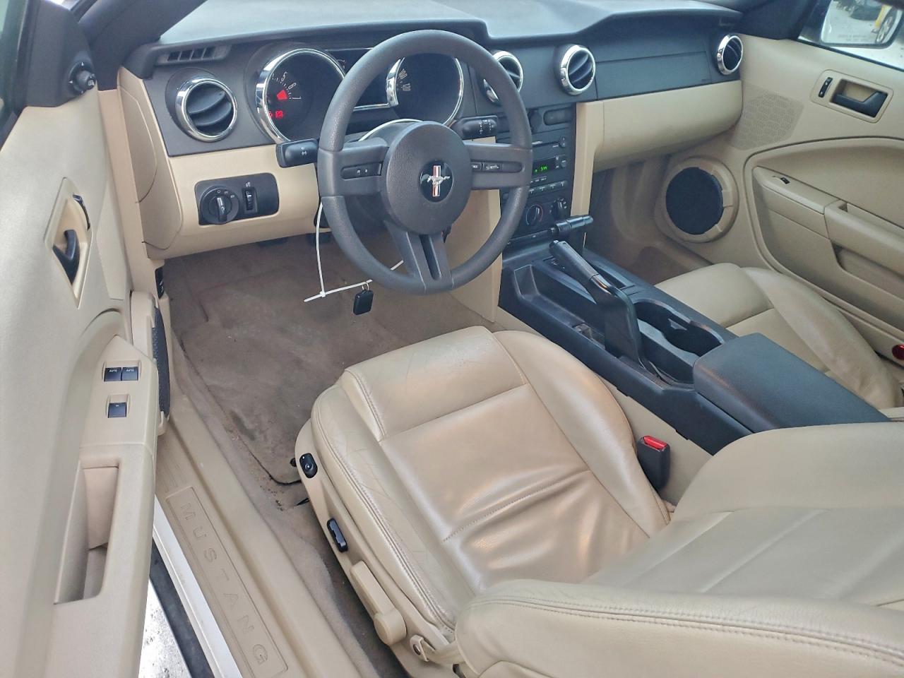 2005 FORD MUSTANG photo 8