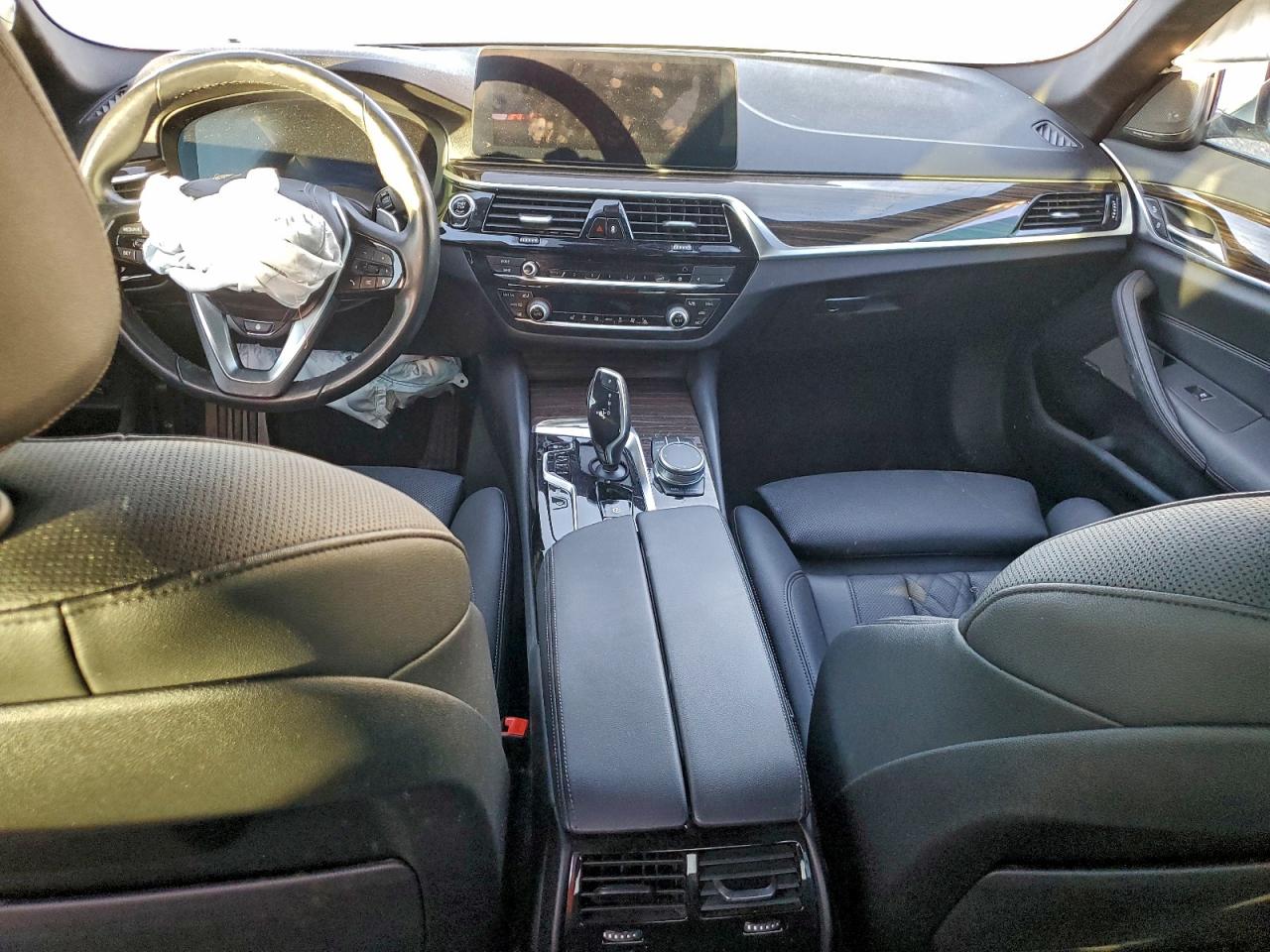 2021 BMW 530 I photo 8