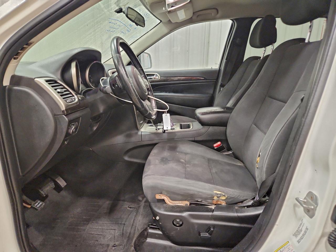 2011 JEEP GRAND CHEROKEE LAREDO photo 13