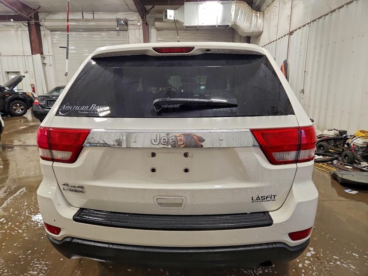 2011 JEEP GRAND CHEROKEE LAREDO photo 11